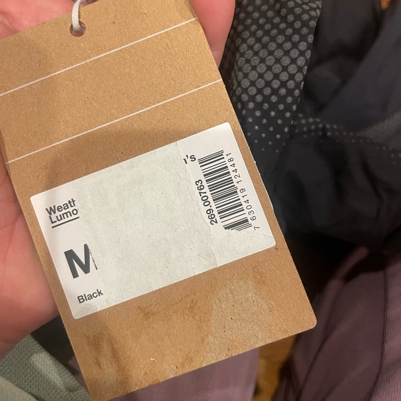 On cloud 2022 Lumos weather jacket running hood Women’s Medium rain coat - Picture 3 of 5